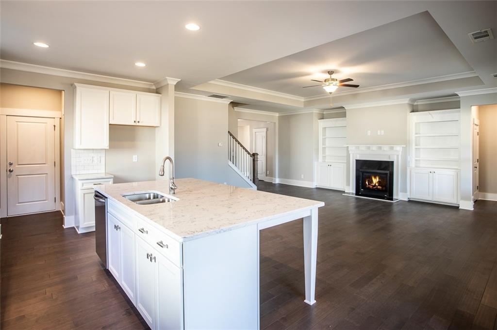 880 Rolling Hill - Photo 1