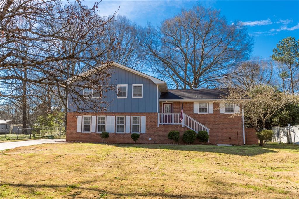 908 Cherokee Avenue - Photo 1