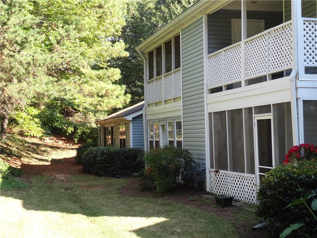 114 Hampshire Court - Photo 1