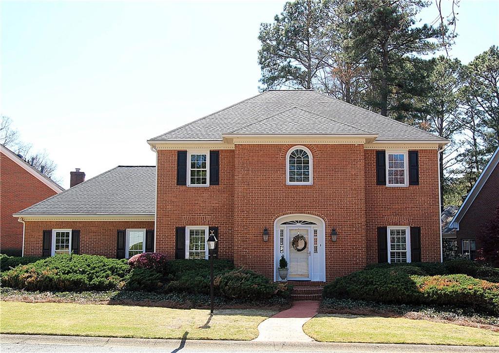 576 Palisades Circle - Photo 1