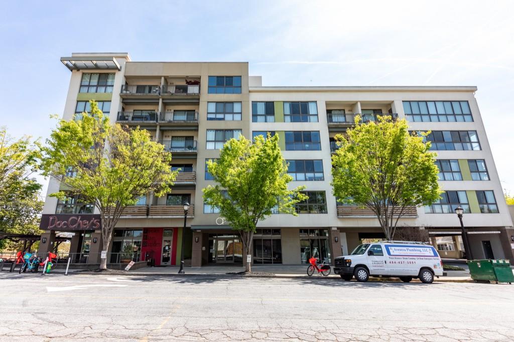 563 Memorial Drive - Photo 1