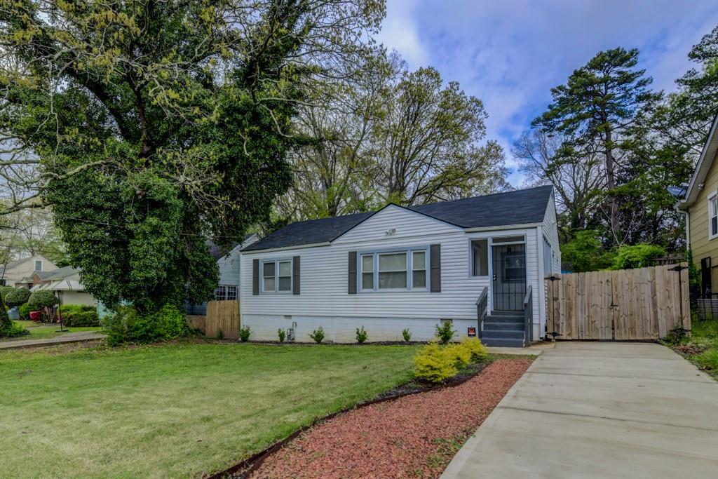 819 Woodbourne Drive - Photo 1