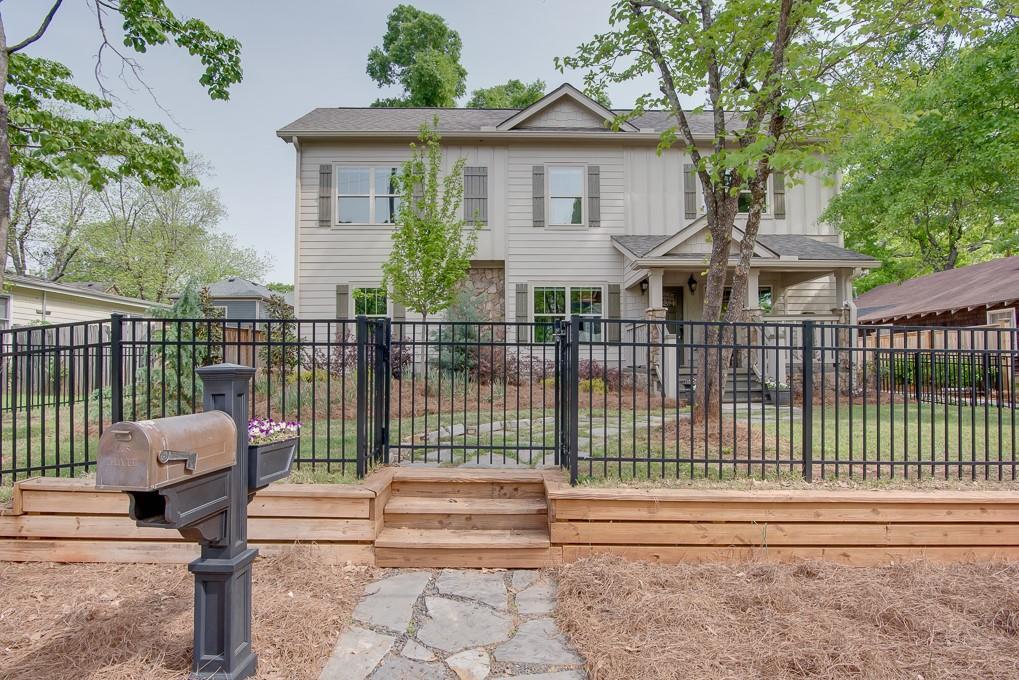 1511 Mercer Avenue - Photo 1