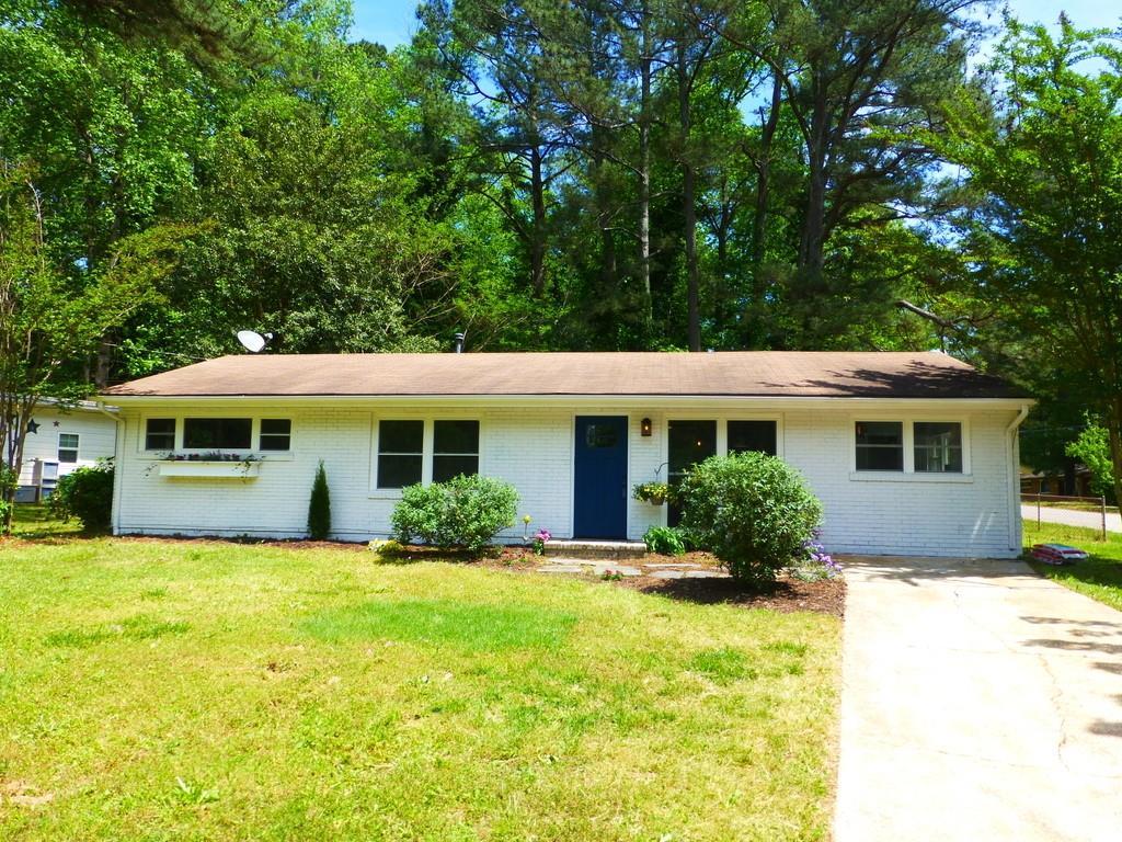 1548 Peachcrest Road - Photo 1