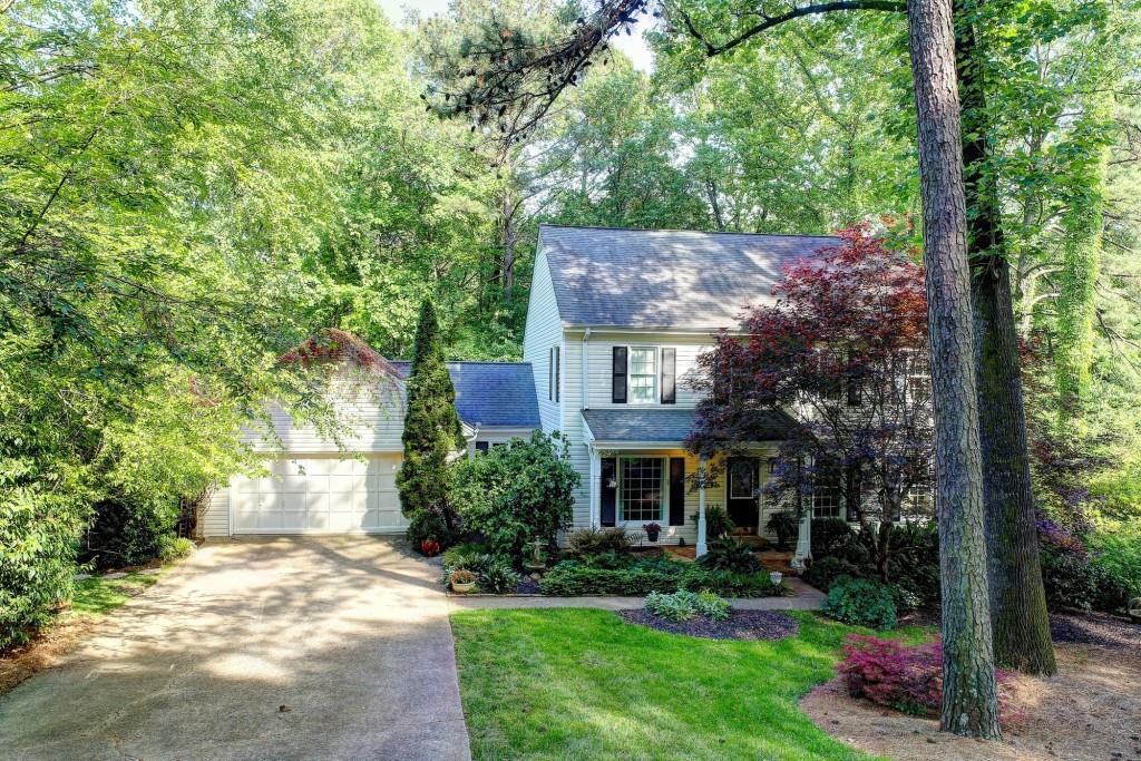 320 Laurel Lane - Photo 1
