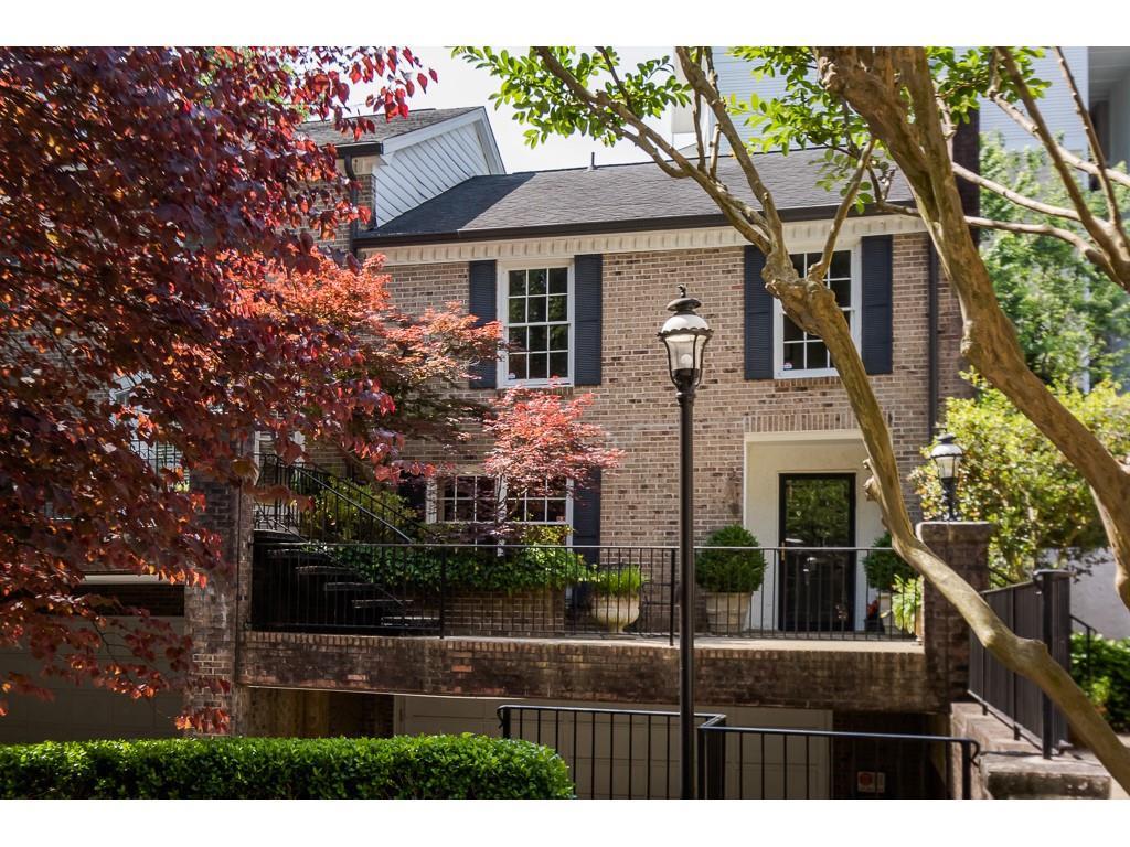 8 Ardmore Square - Photo 1