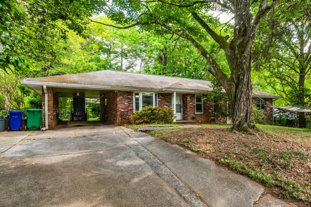 1465 Holly Lane - Photo 1