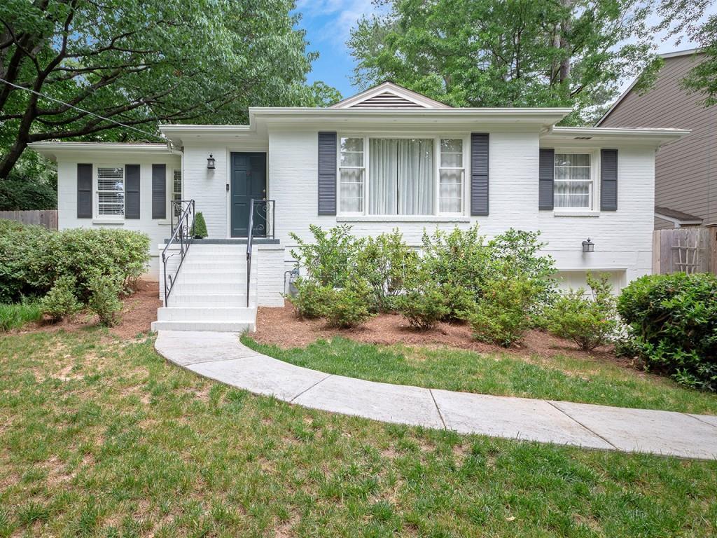 1821 Fernwood Road - Photo 1