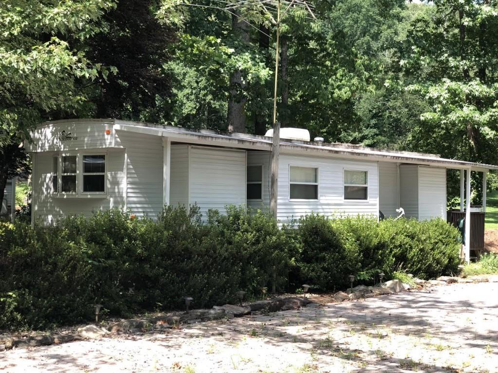 136 Creekview Drive - Photo 1