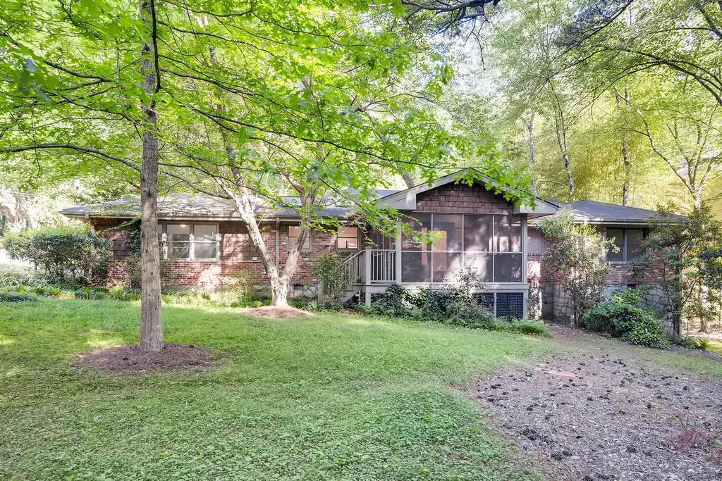 1175 Woods Circle - Photo 1