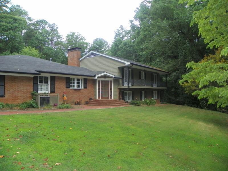 165 Stewart Drive - Photo 1
