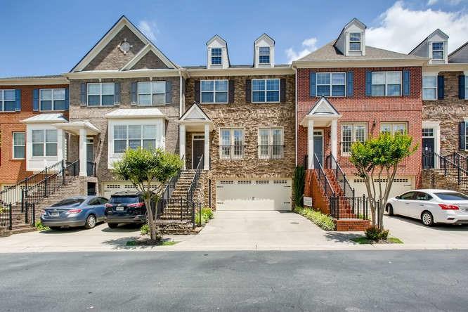 1005 Manchester Way - Photo 1