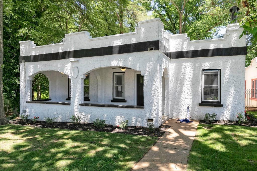 1431 Elizabeth Lane - Photo 1