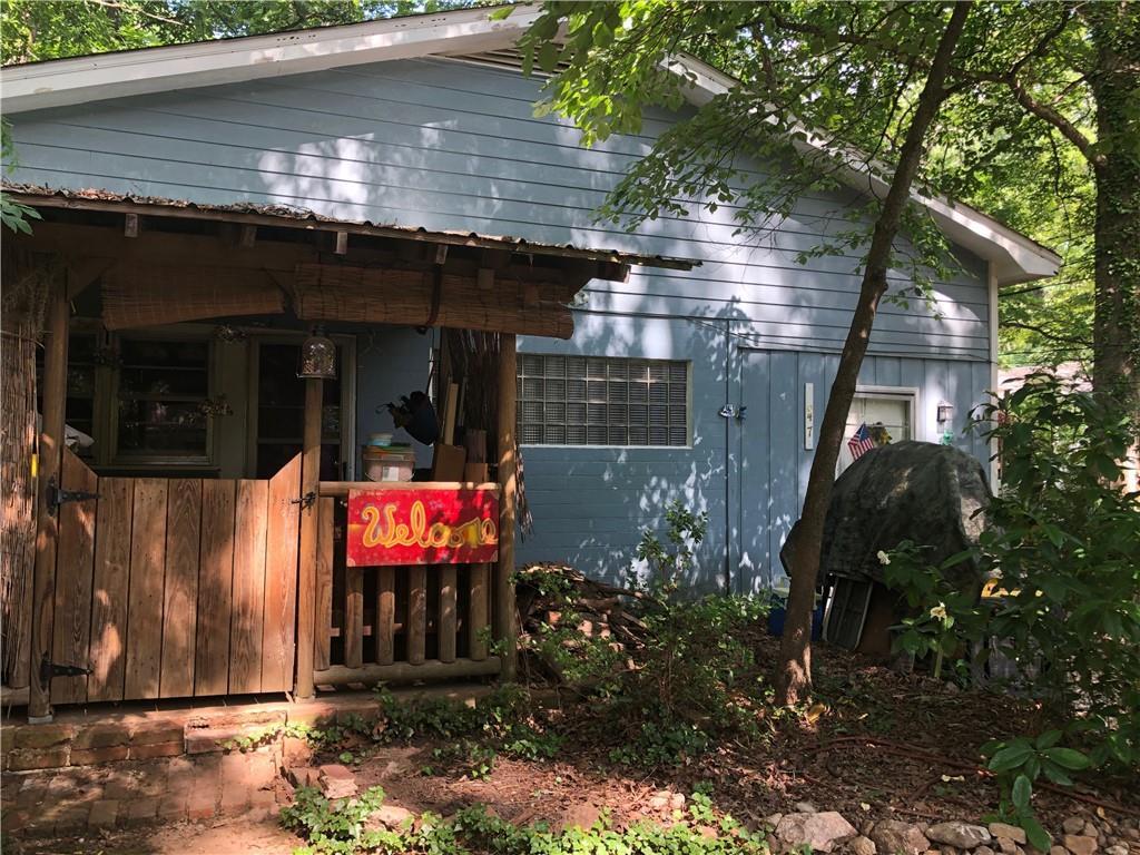 647 Laurel Road - Photo 1