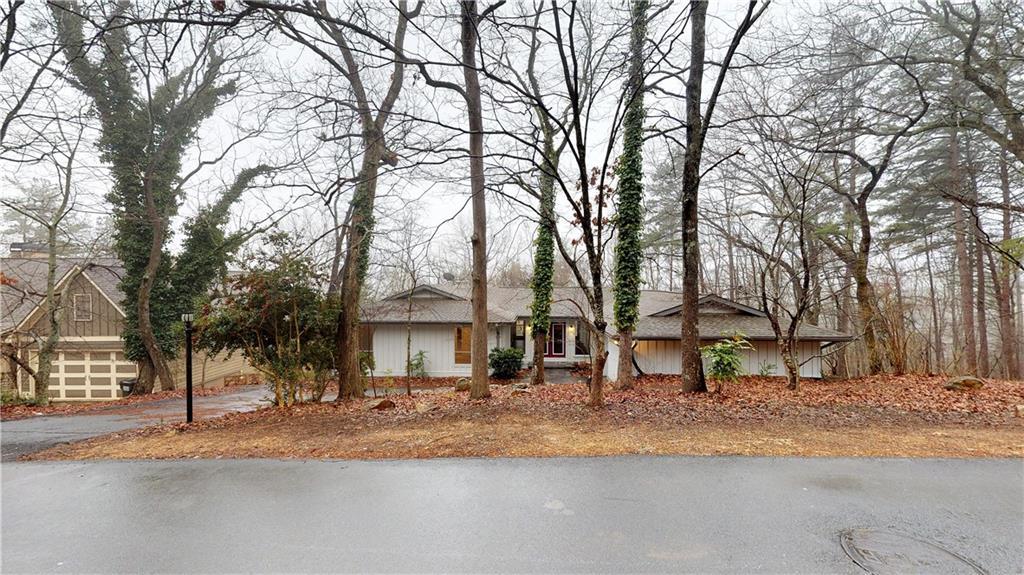183 Cherokee Drive - Photo 1