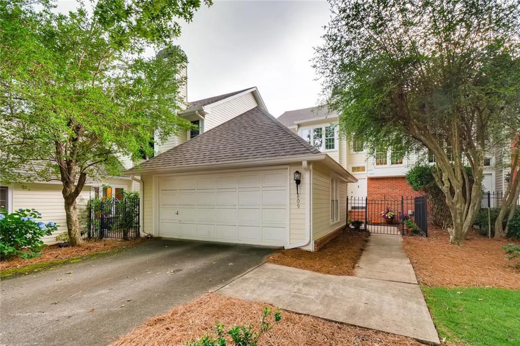 809 Olde Towne Court - Photo 1