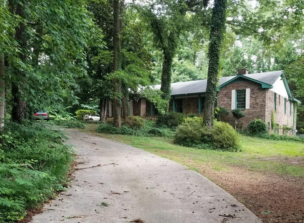 2202 Cruse Road - Photo 1
