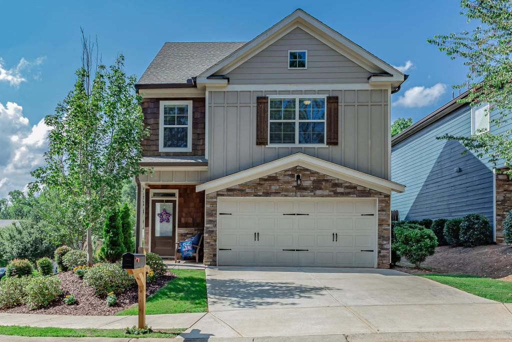 552 Broughton Drive - Photo 1