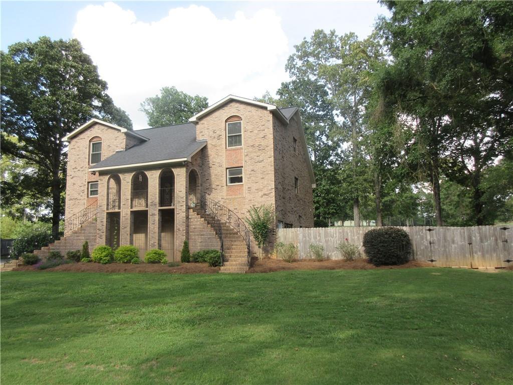 836 College Drive - Photo 1