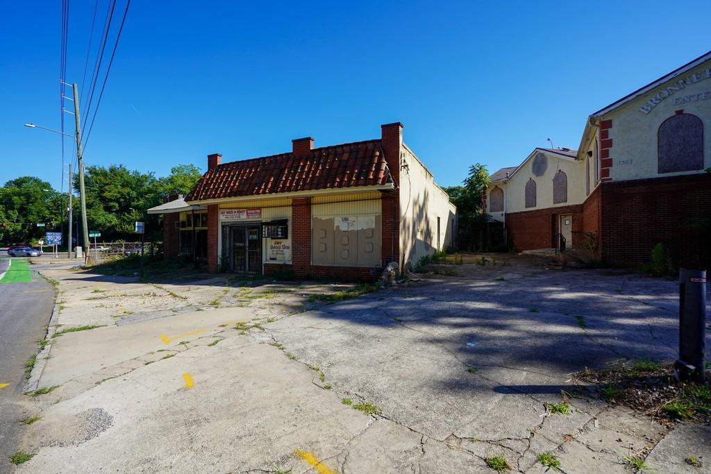 1767 Ralph David Abernathy Boulevard - Photo 1