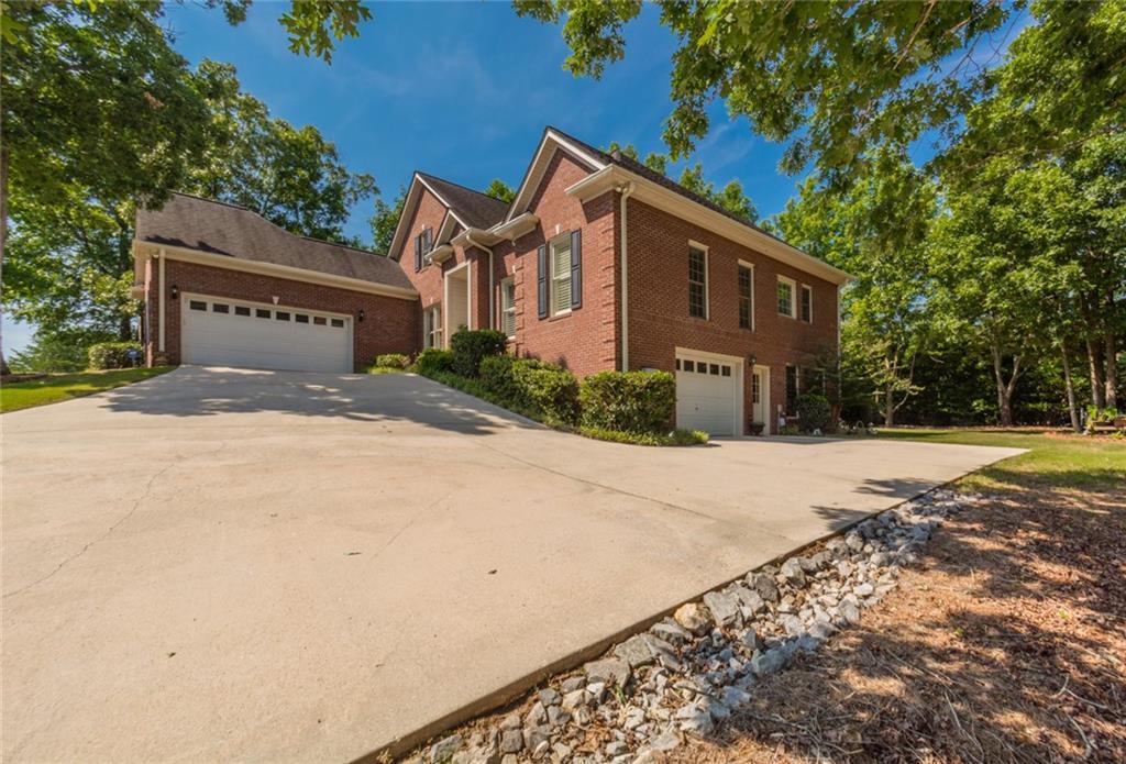2730 Inglewood Drive - Photo 1