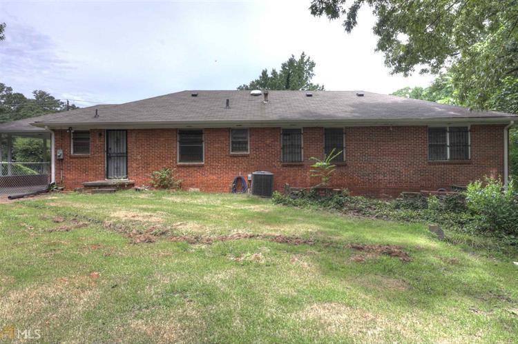 1096 Fayetteville Road - Photo 1