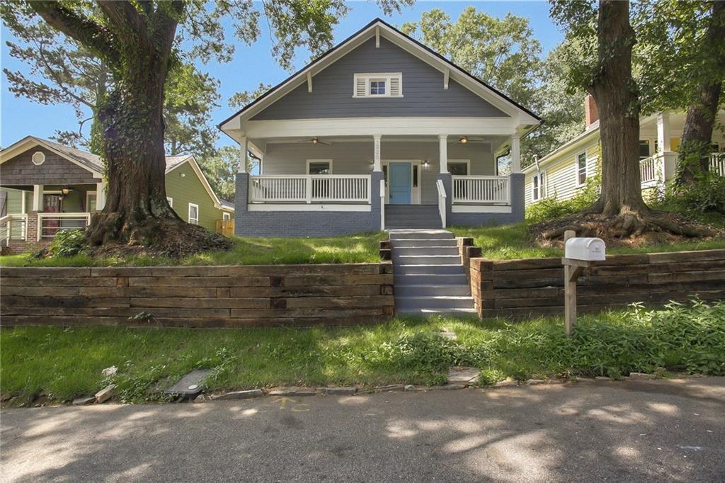 1020 Astor Avenue - Photo 1