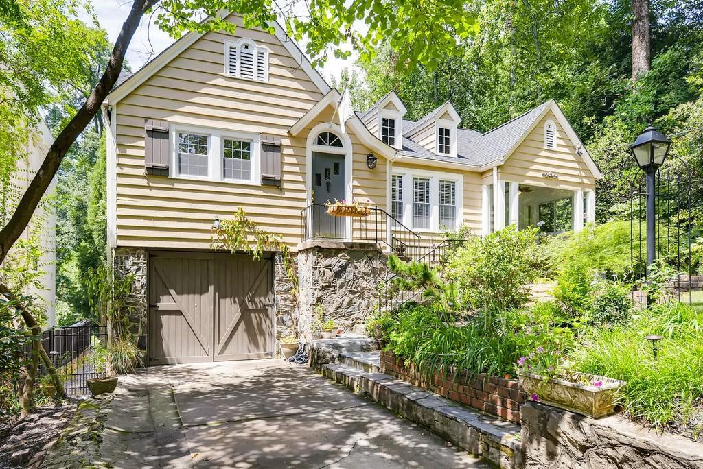 120 Lindbergh Drive - Photo 1