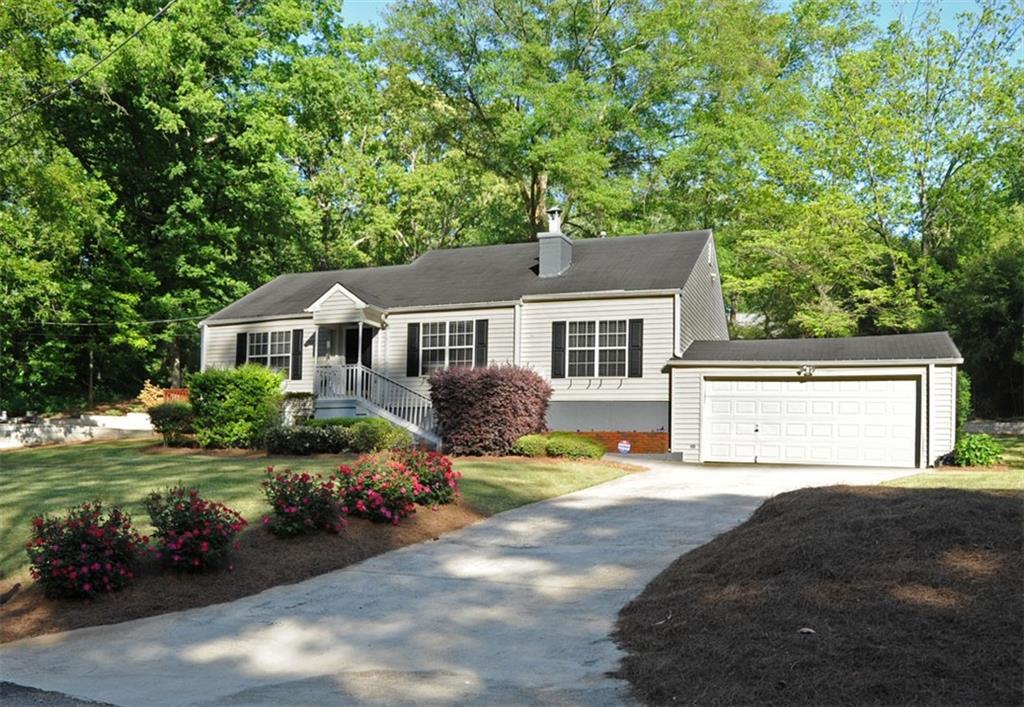 1324 Thomas Road - Photo 1