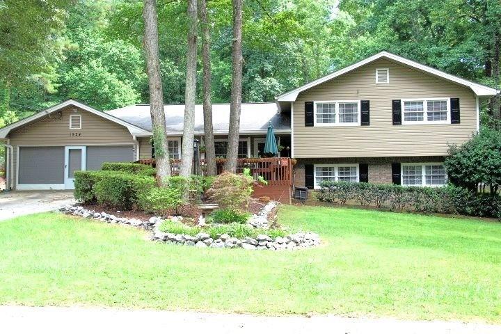 1924 Raintree Court - Photo 1