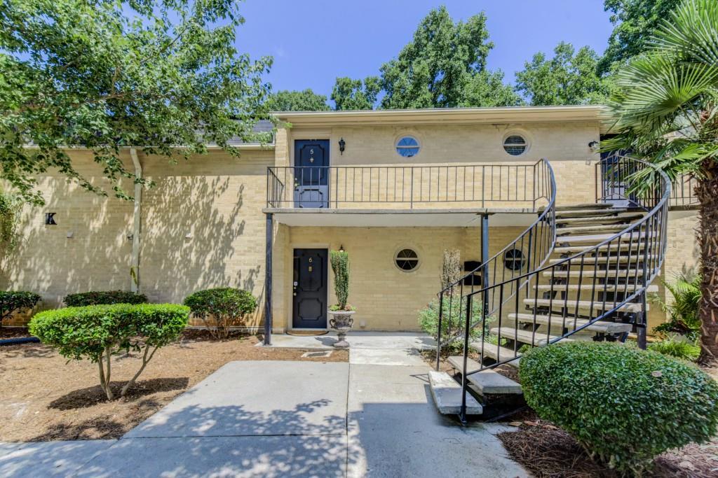 5400 Roswell Road - Photo 1