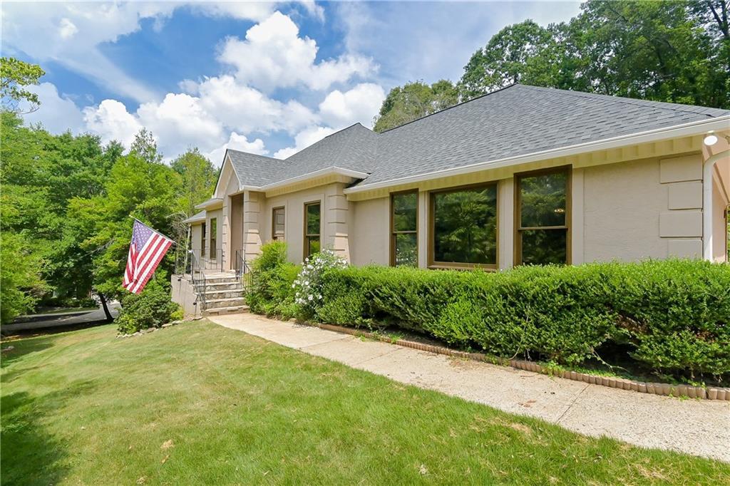 831 Pinehurst Drive - Photo 1