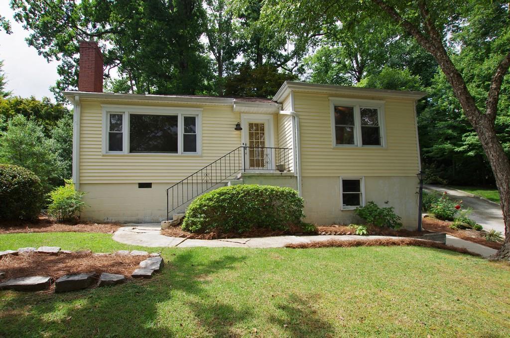 915 Amsterdam Avenue - Photo 1
