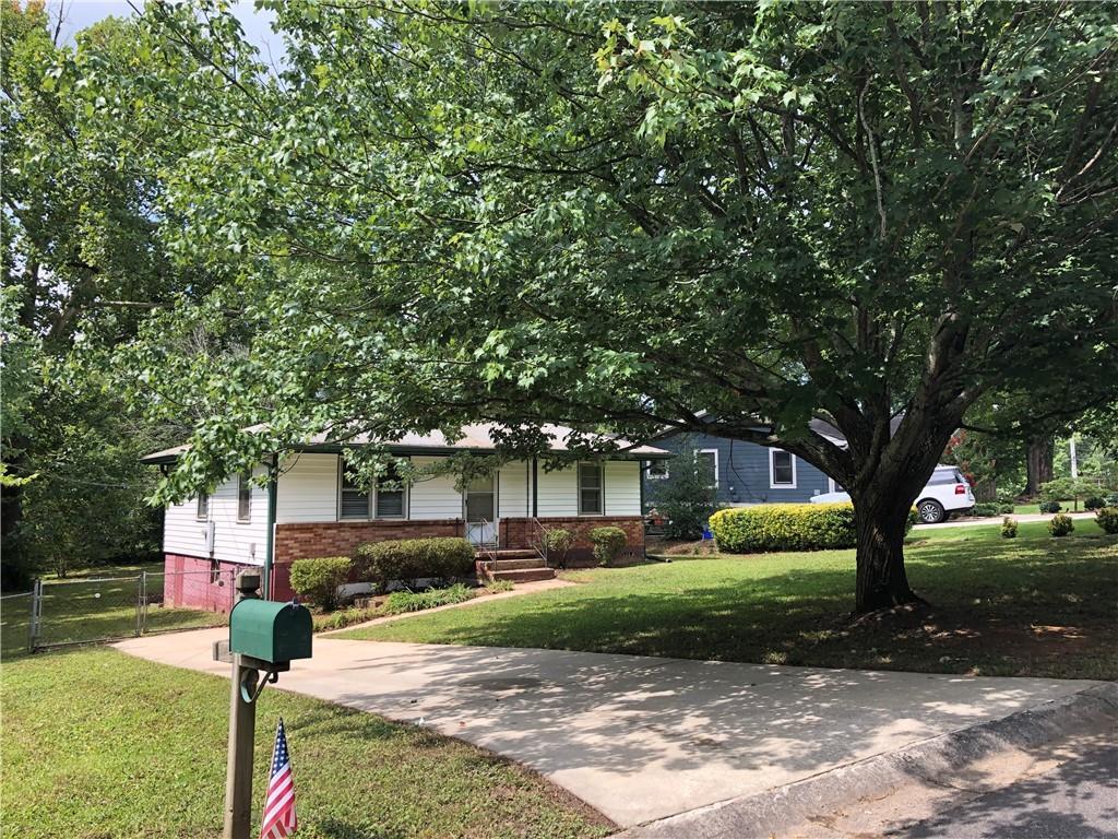 982 Oakdale Drive - Photo 1