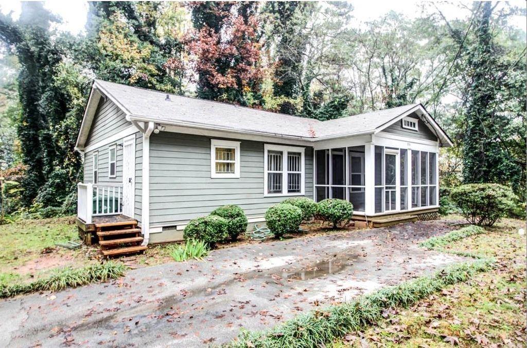 990 Custer Avenue - Photo 1