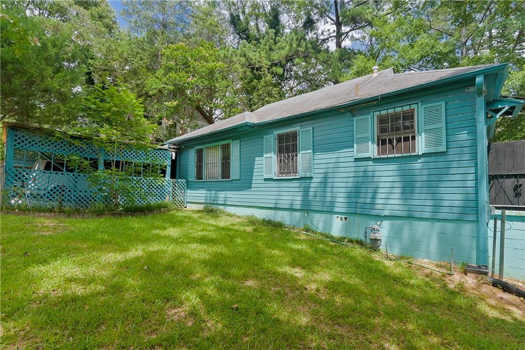 670 Pasley Avenue - Photo 1