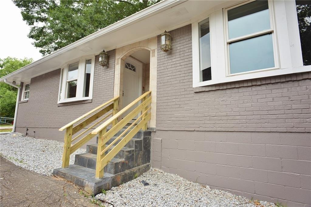 1120 Oak Street - Photo 1