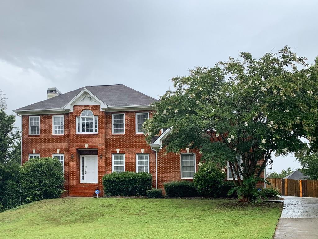 1015 Saddle Brooke Drive - Photo 1