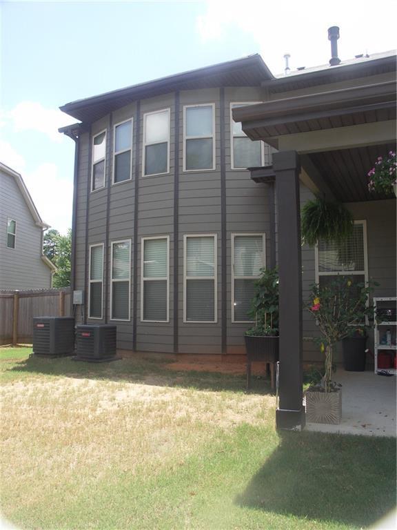 315 Windsor Way - Photo 1