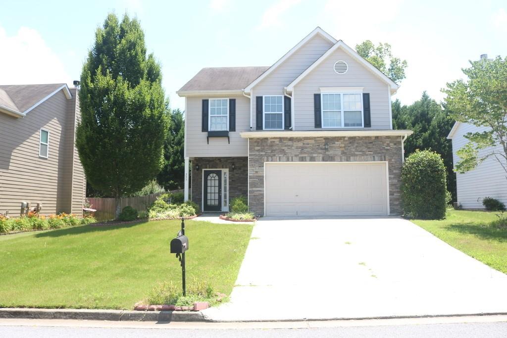 335 Blackwood Lane - Photo 1