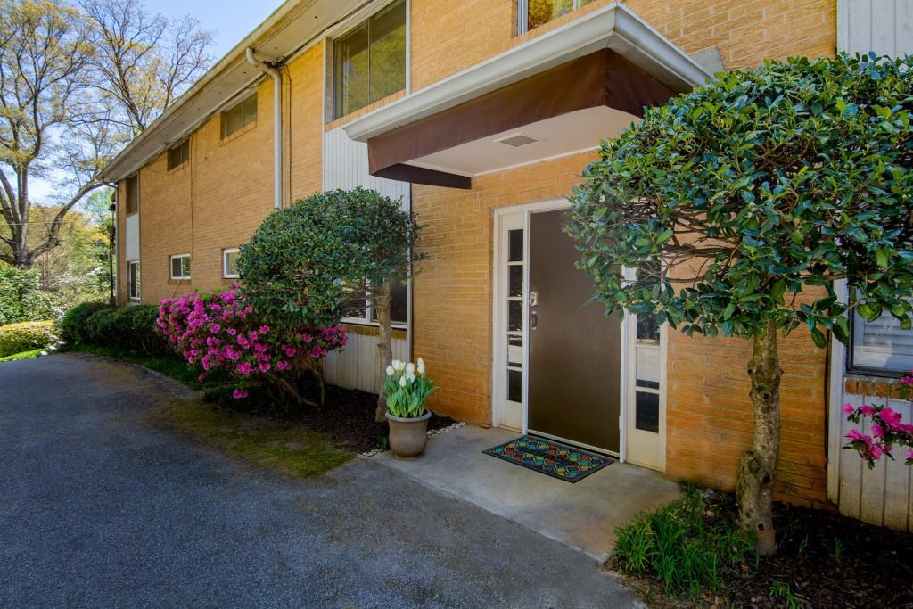 148 Waverly Way - Photo 1