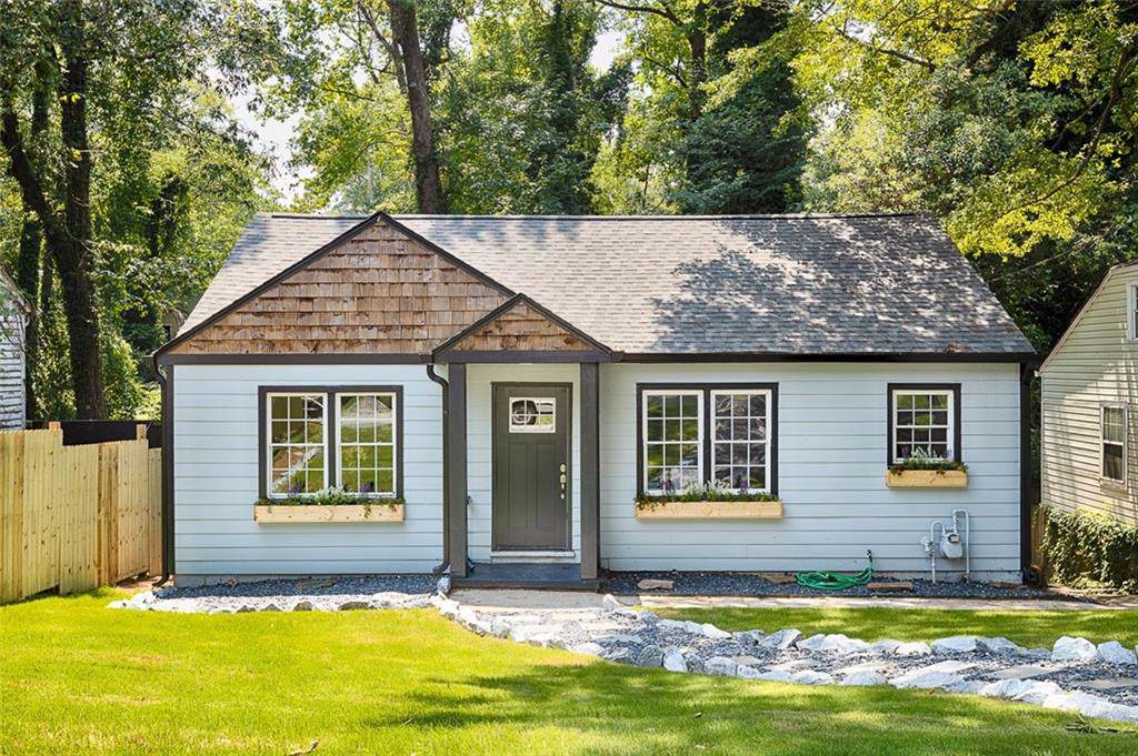 1690 Derry Avenue - Photo 1