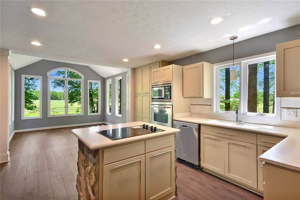 182 Rooks Road - Photo 1