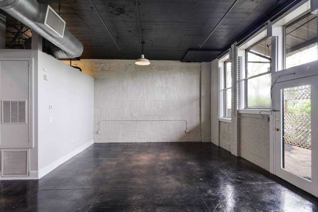 505 Whitehall Street - Photo 1