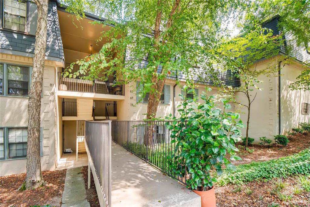 80 Montre Square - Photo 1