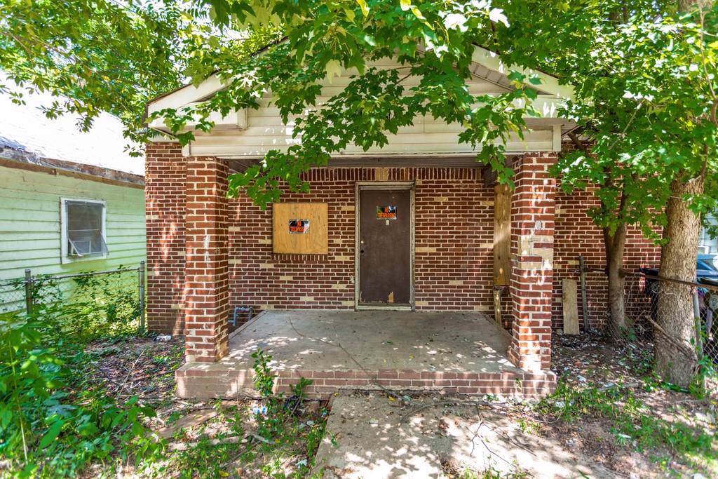 5 Charleston Avenue - Photo 1