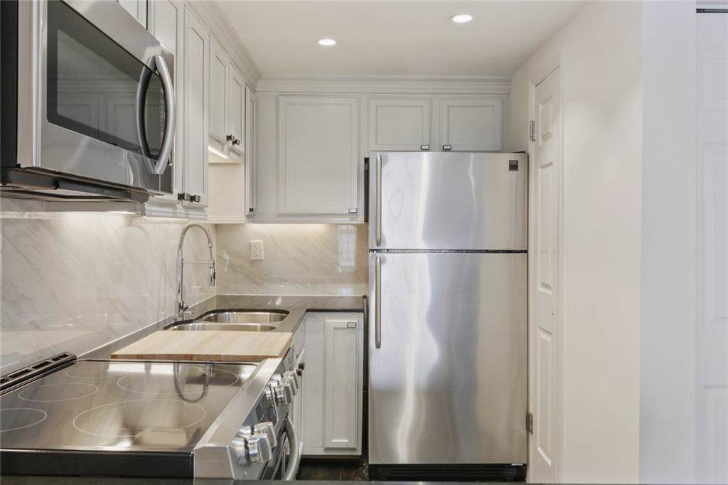 199 14th Street - Photo 1