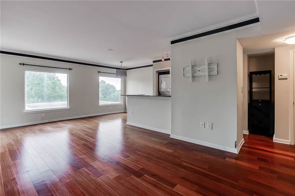 275 13th Street - Photo 1