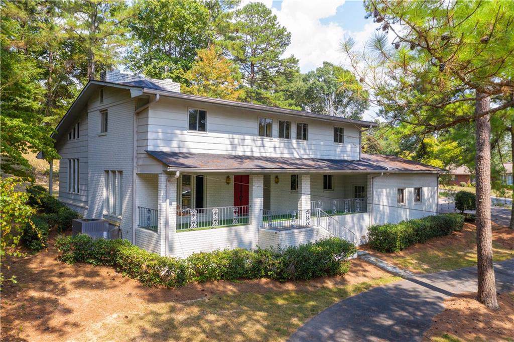 205 Woodland Drive - Photo 1