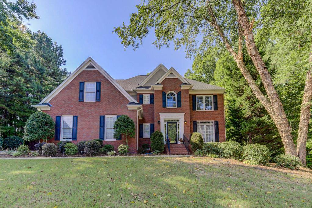 535 Stoneglen Chase - Photo 1